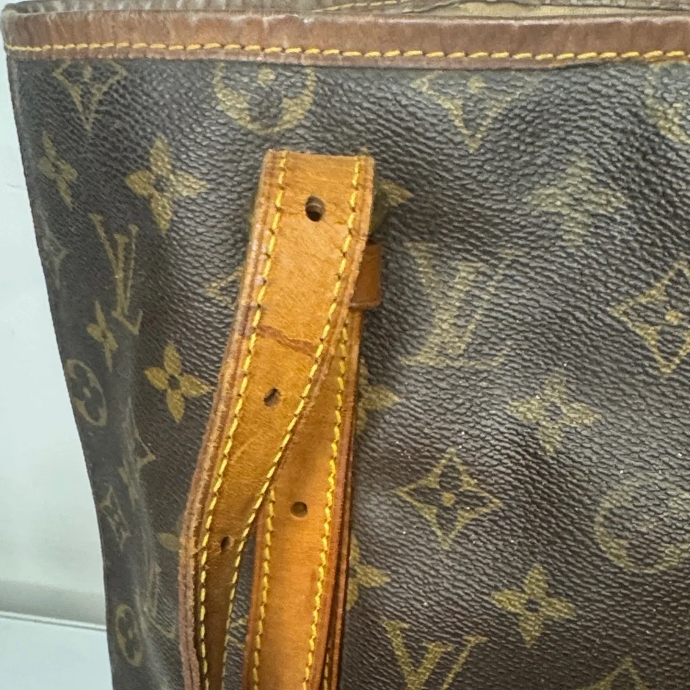 Louis Vuitton Monogram Bucket Bag – Vintage LV Shoulder Tote